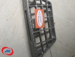 BÀN ĐẠP LÊN XUỐNG LH NHÔM/ BỆ BƯỚC CHÂN CABIN	HINO 500 - 51771-E0090