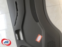 TÁP PI CỬA PHẢI	IZ65 - BN3-A23942-AD