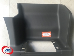 ỐP BÊN BƯỚC DƯỚI PHẢI  CHENGLONG TẢI H7 - H73-8405204A