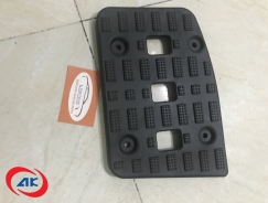 BÀN ĐẠP LÊN XUỐNG DƯỚI CABIN, PHẢI OLLIN 700A/800A- L0845030050A0