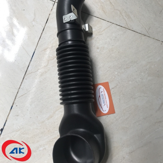 ỐNG GIÓ VÀO BẦU BÔ E , IZ49 - 700-604520-01
