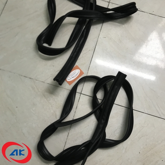 ROONG U CHẠY KÍNH CỬA 	IZ250 / IZ49 - GLG903110L / GLG903110R