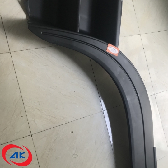 ỐP BÀN ĐẠP LÊN XUỐNG CABIN, TRÁI HD270 - 869307C003