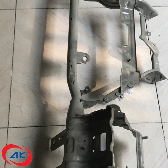 BÁT ĐỠ KHUNG TÁP LÔ (KHUNG XƯƠNG)	K200/ K250 - 844104EAA0