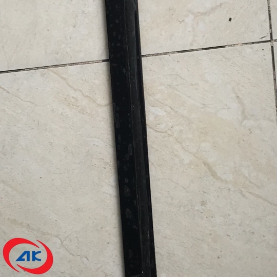 LÔNG NHEO CỬA NGOÀI TRÁI	HINO FG 500 - S684011230