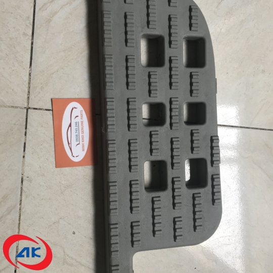 BÀN ĐẠP LÊN XUỐNG CABIN , PHẢI NHỰA	AUMAN C3400/C3000 - H0845010026A0