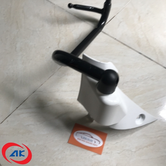 GỌNG KÍNH CHIẾU HẬU NGOÀI PHẢI	FD020-FD045 / 1B178820M00022