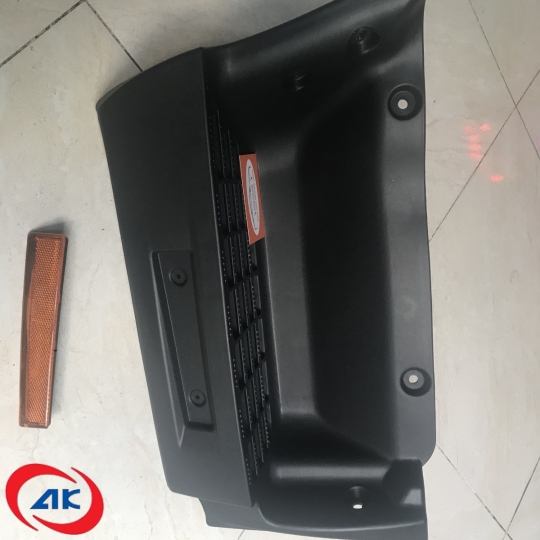 ỐP BÀN ĐẠP LÊN XUỐNG CABIN CÓ PHẢN QUANG FUSO CANTER 6,7 -  PPGF36