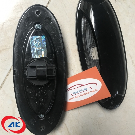 ĐÈN HÔNG BÁNH XE SAU / ĐÈN CUA DÈ SAU ( MÀU ĐEN) - 926508C200