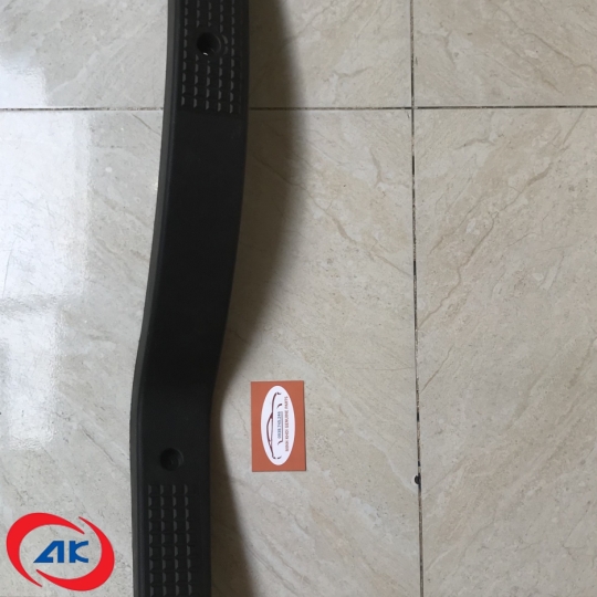 NẸP TÁP PI SÀN PHẢI	IZ65 - BN3D13220AC