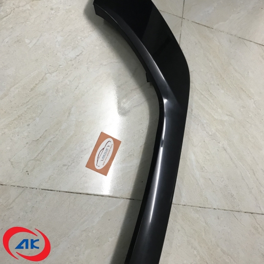 ỐP GÒ MÁ PHẢI	IZ650 - KN3-V21116-A