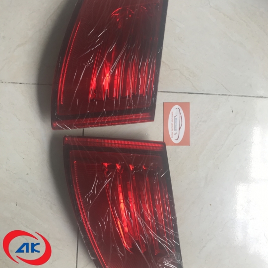 ĐÈN PHẢN QUANG SAU TRÁI PHẢI  TB120 E4 - 51320402124 / 51320302124