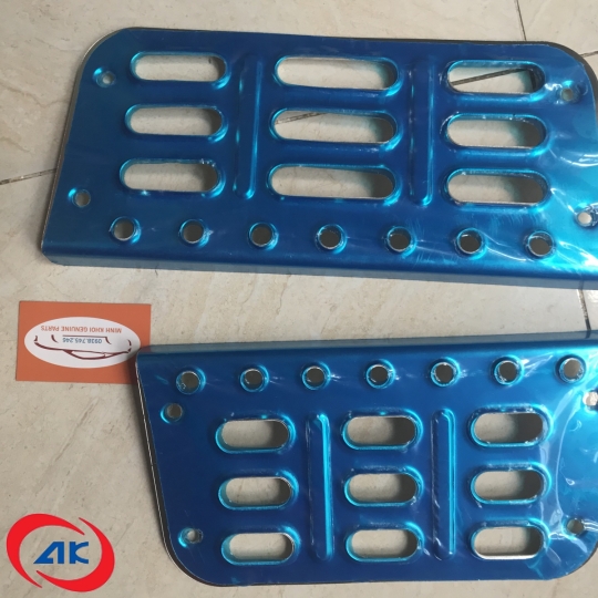 BÀN ĐẠP LÊN XUỐNG CABIN CHENGLONG H7 ĐK - H73-8405103 / H73-8405153