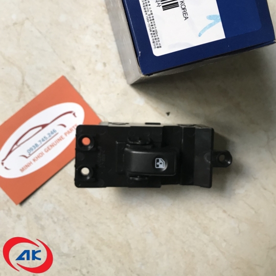 CÔNG TẮC BẤM KÍNH PHẢI N250 / MIGHTY 2 - 936925H000