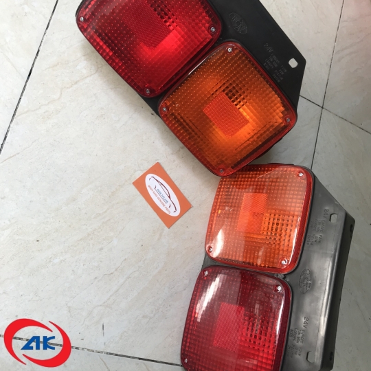 ĐÈN LÁI SAU TRÁI PHẢI ( BÁT VÁT)  HINO 500 - 81550E0160 / 81560E0140
