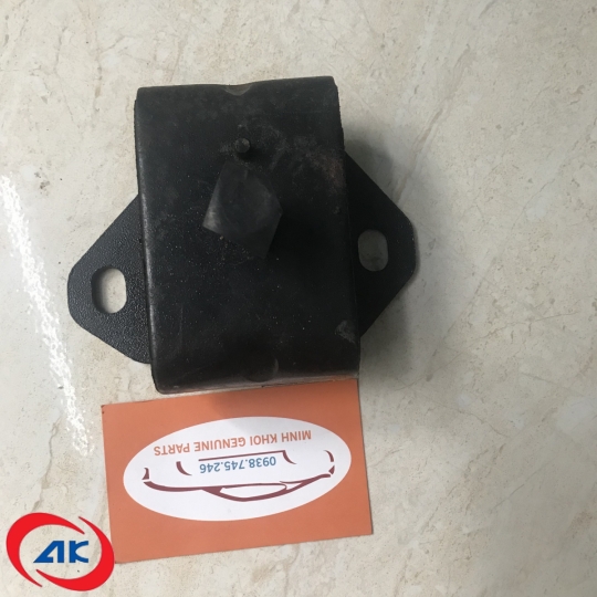 Cao su chân máy dưới phải, IZ49 - ccybh13