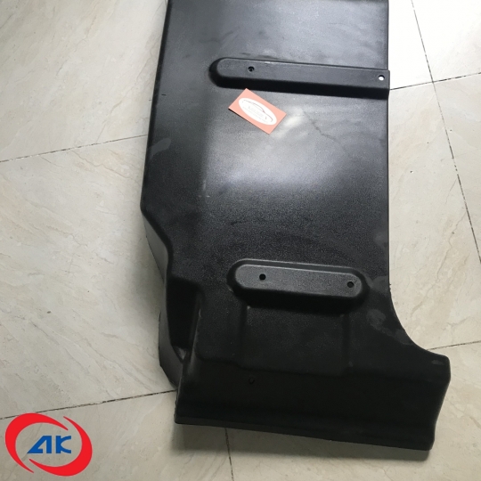 DÈ CHẮN BÙN TRƯỚC PHẢI	AUMAN D240 - H1843021002A0
