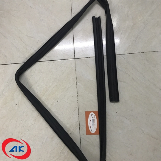ROONG U CHẠY KÍNH CỬA, TRÁI	POTER 2 - 825304F000