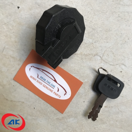 NẮP THÙNG DẦU CÓ CHÌA KHÓA 	ISUZU QKR - 8-94160028-0