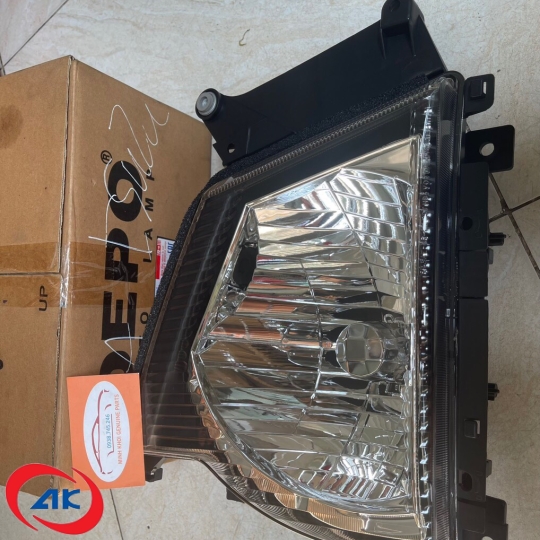 ĐÈN PHA DEPO PHẢI	ISUZU QKR  - 03-213-1136R